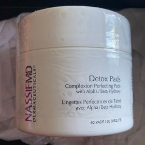 NASSIF MD DETOX PADS 60 PADS COMPLEXION PERFECTING PADS W/ALPHA/BETA HYDROXY NEW